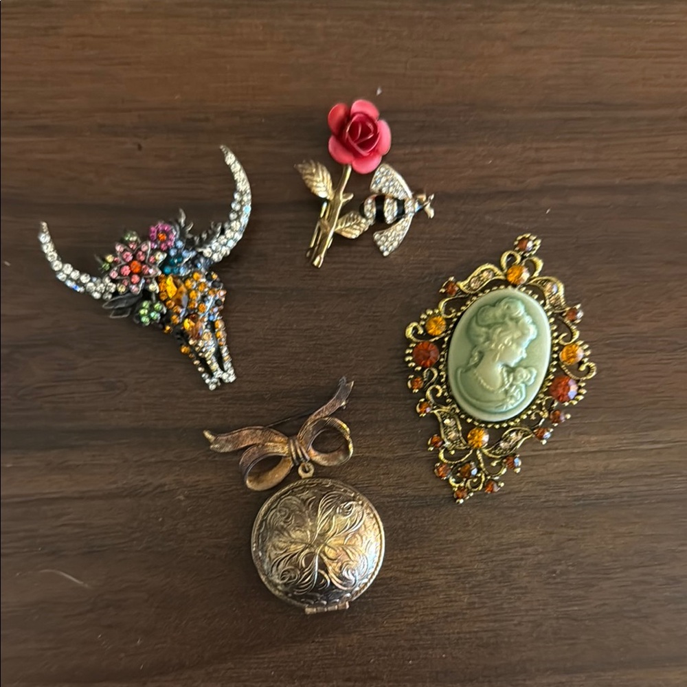 Lot of Vintage & New Brooches